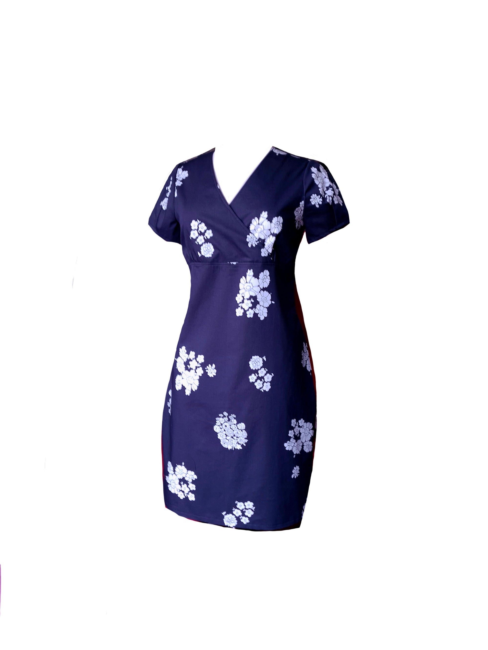 Saoirse -  semifitted dress with crossover bodice, cotton and lycra, floral pattern 